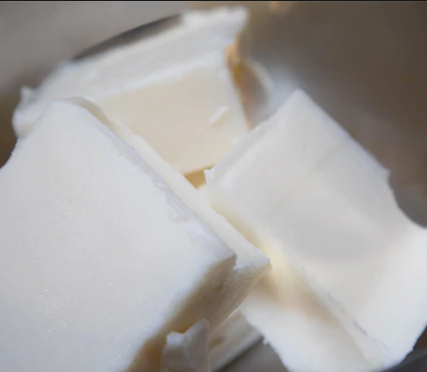 The Candle Showdown: Coconut Wax vs. Soy and Paraffin - Unleashing the Eco-Luxe Winner!